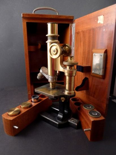 [Optique] 1 Hématospectroscope d'Hénocque...