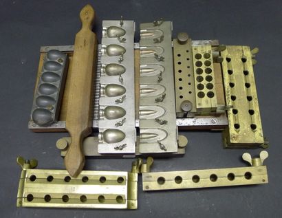 [Pharmacie] Lot de piluliers, appareils suppositoires...
