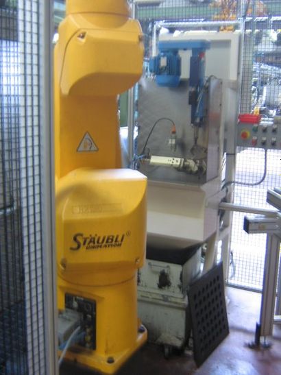 1 Robot STAUBLI RX 130 et perceuse spéciale...
