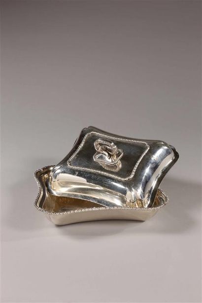 Légumier couvert quadrilobé en argent (916...