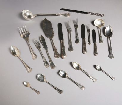 Ménagère en argent *, modèle coquilles et...