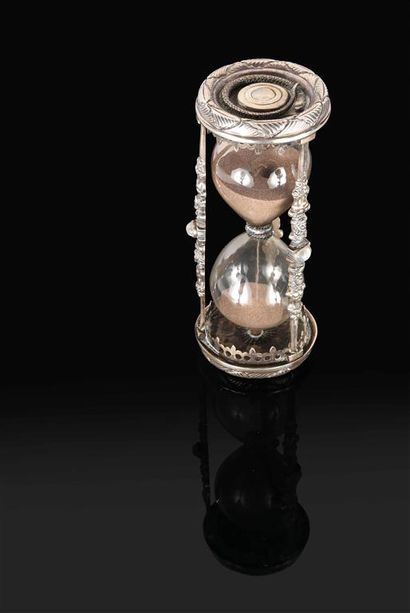 FERREIRA.
Sablier en argent (833 millièmes),...