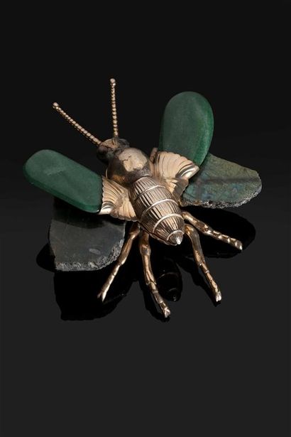 FERREIRA.
Insecte en forme de boîte en argent...