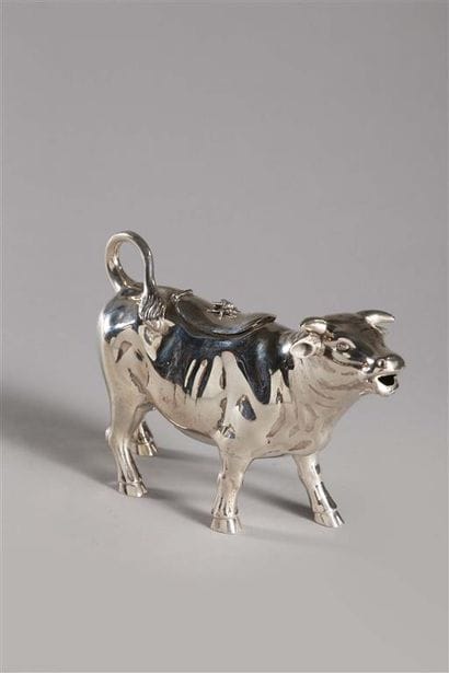 Vache formant crémier en argent *, prise...