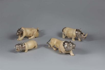FERREIRA.
Suite de quatre statuettes en argent...
