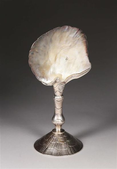FERREIRA.
Importante coquille d'huître à...