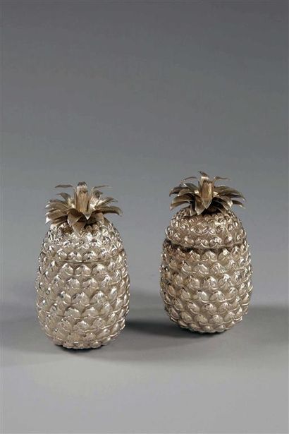 Deux ananas formant boîtes en argent (833...