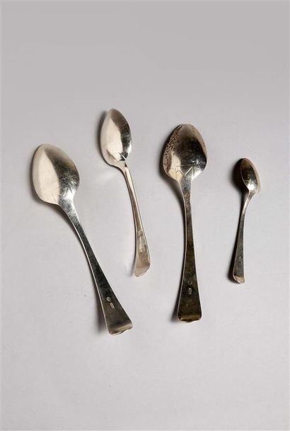 Partie de ménagère en argent *, modèle uni...