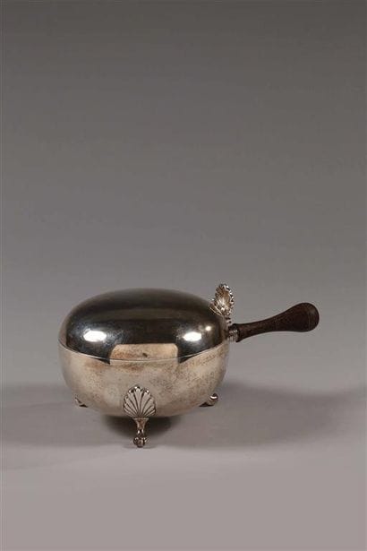 Ramasse cendres de table en argent (916 millièmes),...