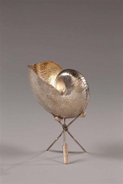 Coupe nautile en argent (833 millièmes),...