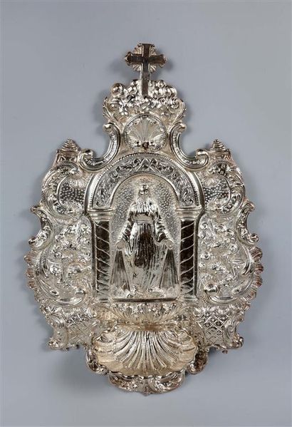 Bénitier d'applique en argent repoussé *...