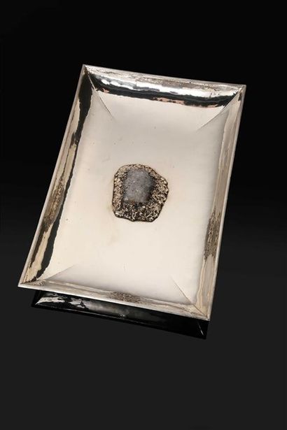 FERREIRA.
Plat creux rectangulaire en argent...