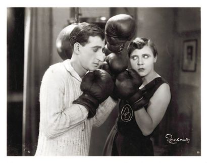 BESSIE LOVE. 5 épreuves gélatino-argentiques...