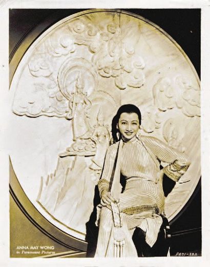 ANNA MAY WONG. 1 épreuve gélatino-argentique...