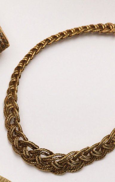 COLLIER ARTICULÉ en or jaune torsadé et tressé....