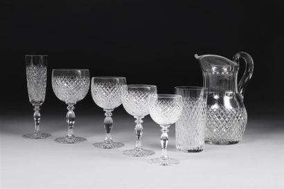 PARTIE DE SERVICE DE VERRES. SAINT-LOUIS.
Cristal...