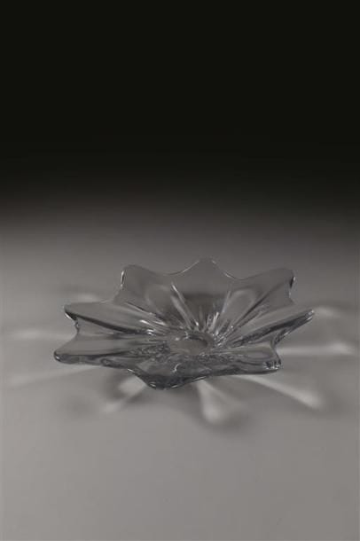 COUPE CREUSE. BACCARAT.
Cristal.
Signé.
H....