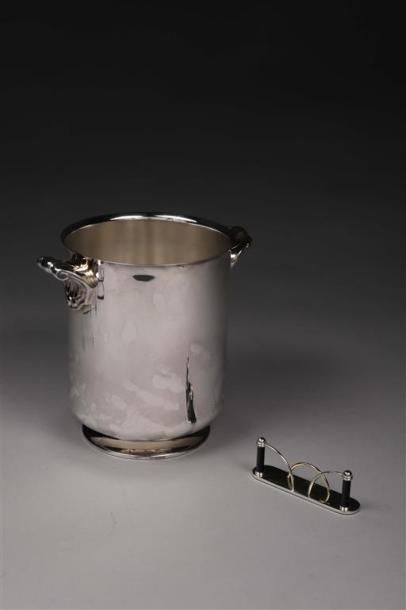 PORTE-TOAST. CHRISTOFLE.
Métal argenté et...