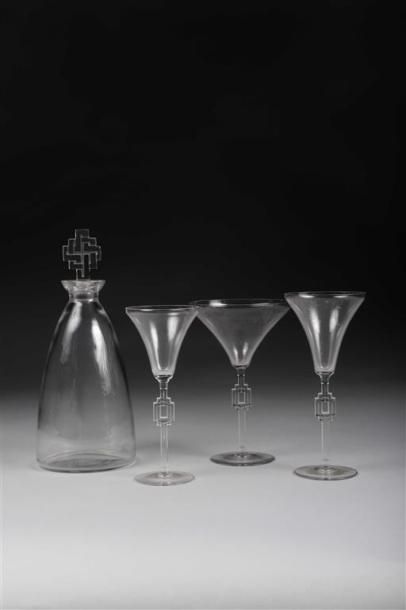 ERRATUM : AJOUT DE 6 PETITS VERRES, SOIT...