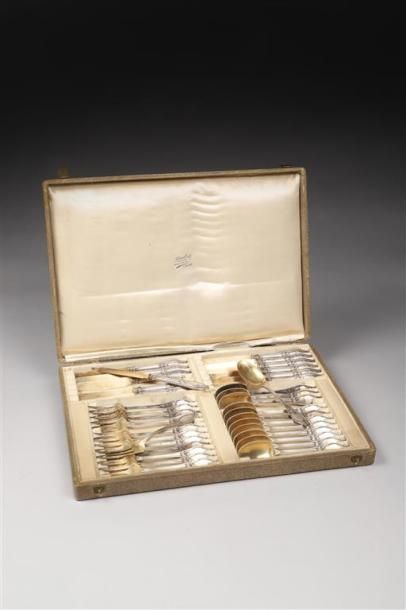 MÉNAGÈRE À ENTREMÊTS.
Argent et vermeil,...