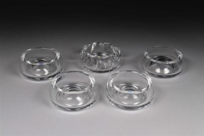 SUITE DE 4 CENDRIERS. BACCARAT.
Cristal.
Signés.
Diamètre...