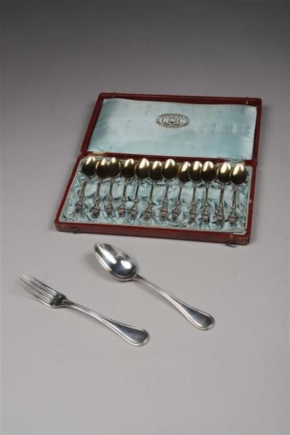 SUITE DE 10 COUVERTS.
Argent (925/1 000e),...