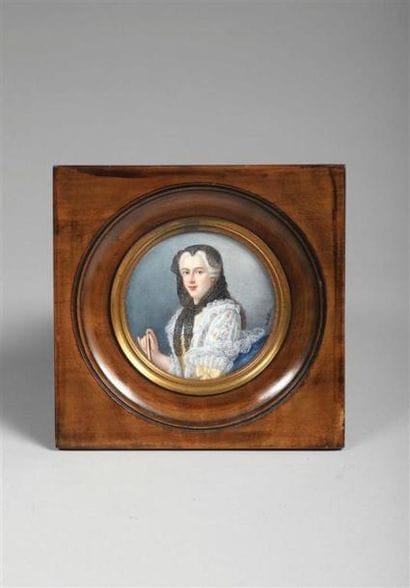 Lot de trois miniatures dont l'une rectangulaire...