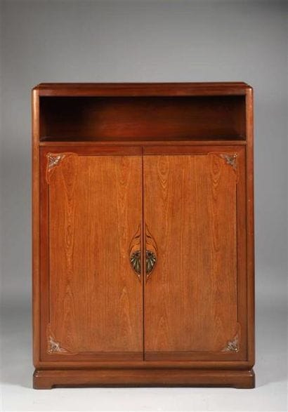 LOUIS MAJORELLE (1859-1926).
Meuble de rangement...