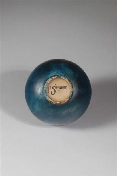 Henri SIMMEN (1879-1963).
VASE aux TROIS...