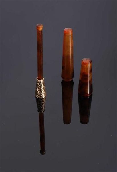 VAN CLEEF & ARPELS.
Fume-cigarettes en or...