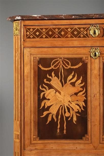Secrétaire à abattant à décor marqueté de...