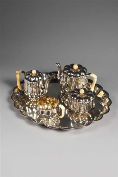 ** JOSEF HOFFMANN (1870-1956).
Service à...