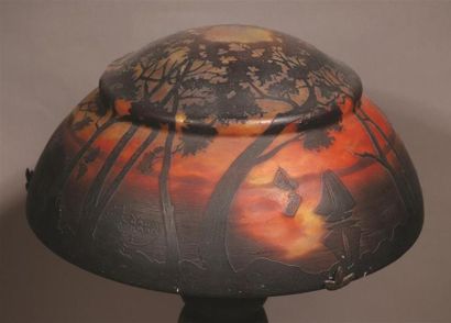 DAUM FRÈRES NANCY.
Importante lampe dite...