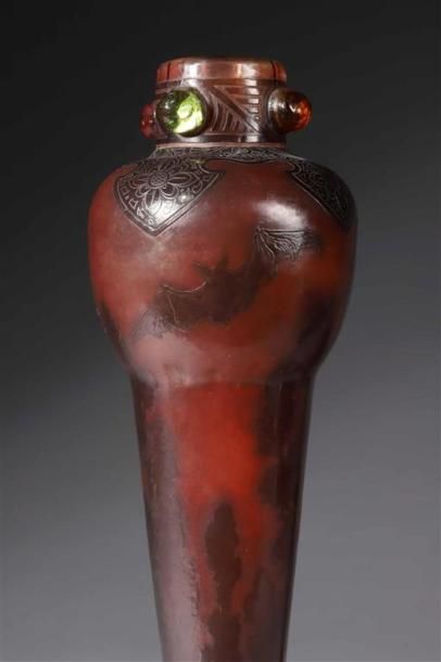 ÉMILE GALLÉ (1846-1904).
Vase balustre fuselé...