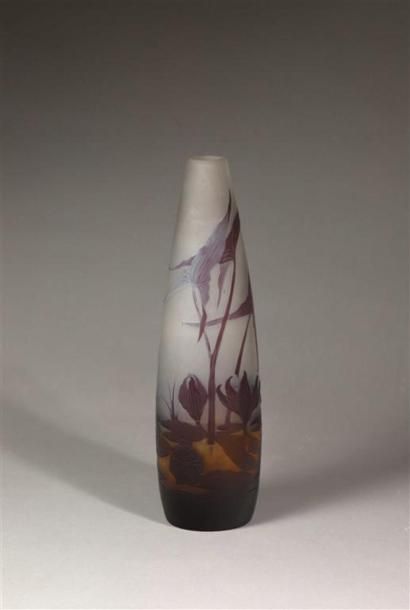 ÉTABLISSEMENTS GALLÉ.
Vase obus en verre...