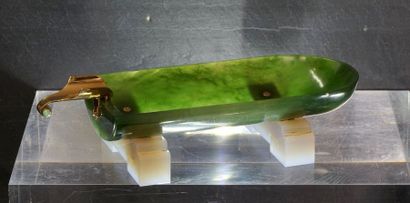 CARTIER. Époque Art Déco.
Cendrier en jade...