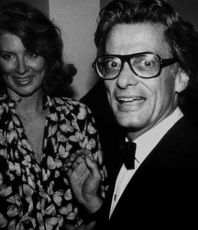 RICHARD AVEDON & SUZY PARKER.
By Rose Hartman.
Avedon:...