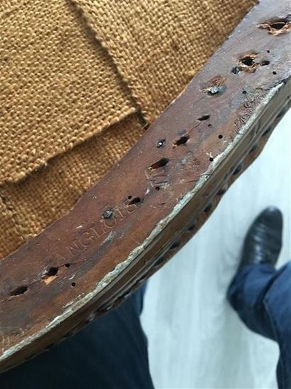 PAIRE DE FAUTEUILS À DOSSIER MÉDAILLON en...