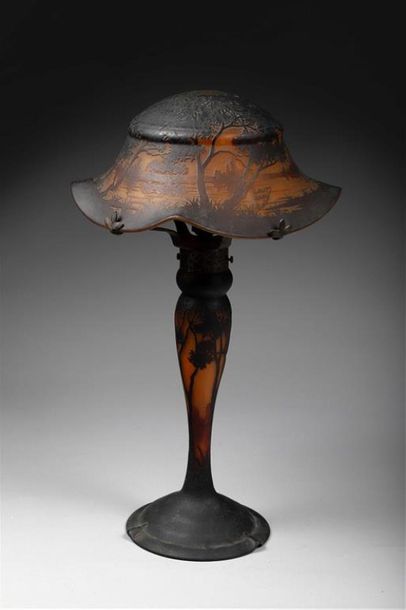 DAUM FRÈRES NANCY.
LAMPE DITE CHAMPIGNON...