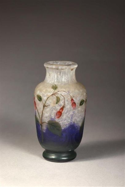 DAUM FRÈRES NANCY.
PETIT VASE CYLINDRIQUE...