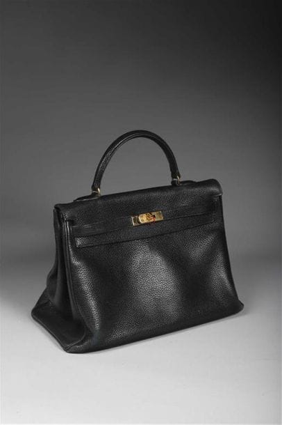 HERMÈS. Genre Kelly.
Sac en maroquin noir.
D....