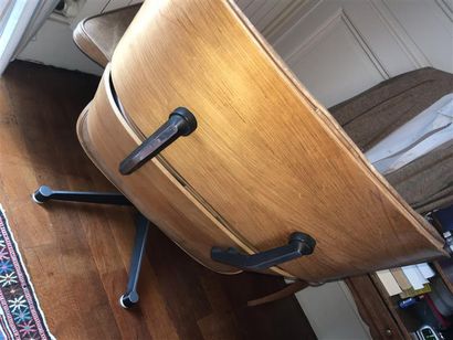 CHARLES (1907-1978) ET RAY EAMES (1912-1988).
FAUTEUIL...