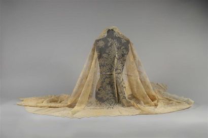 VOILE DE MARIÉE, CHANTILLY MÉCANIQUE, SOIE...