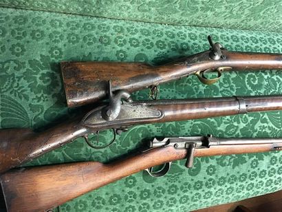 1 MOUSQUETON et 2 FUSILS :
- Mousqueton,...