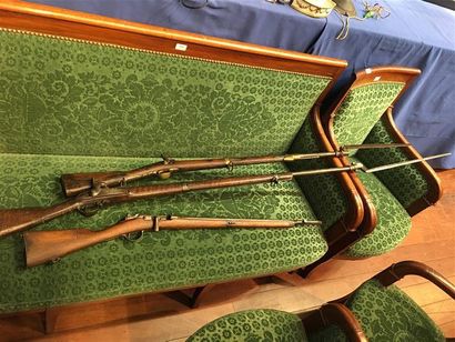 1 MOUSQUETON et 2 FUSILS :
- Mousqueton,...
