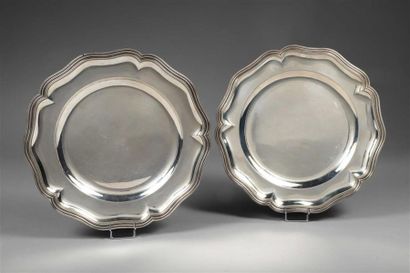 PAIRE DE PLATS RONDS EN ARGENT 950 millièmes,...