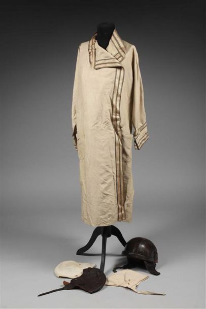 PARTIE D'UNE GARDE-ROBE ARISTOCRATIQUE, 1900...
