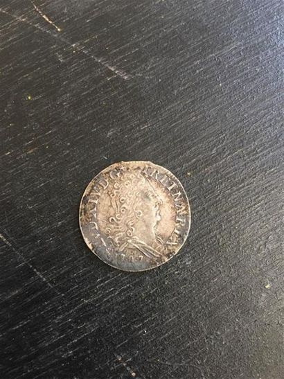 Pièce de 10 sols argent Louis XIV au quatre...
