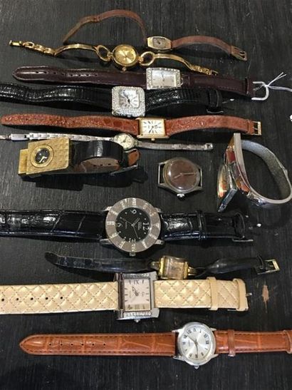 [Fantaisie]. Lot en métal de 13 montres bracelet...