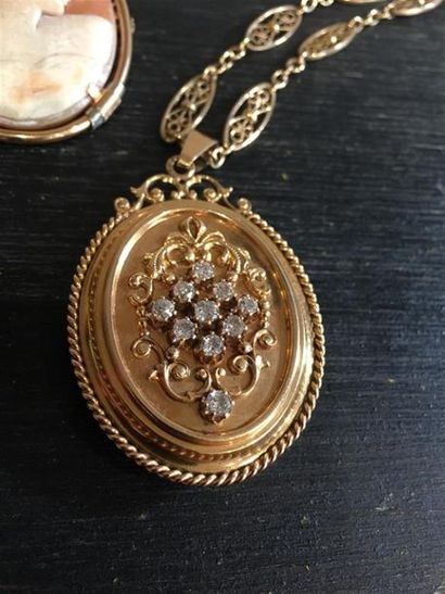 Lot en or jaune 18K (750 millièmes) comprenant...
